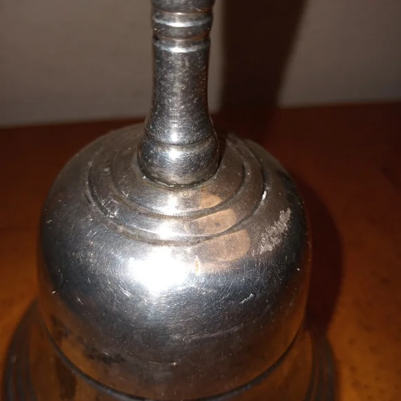 Silver Cast Metal Bell - Picture 5 of 8